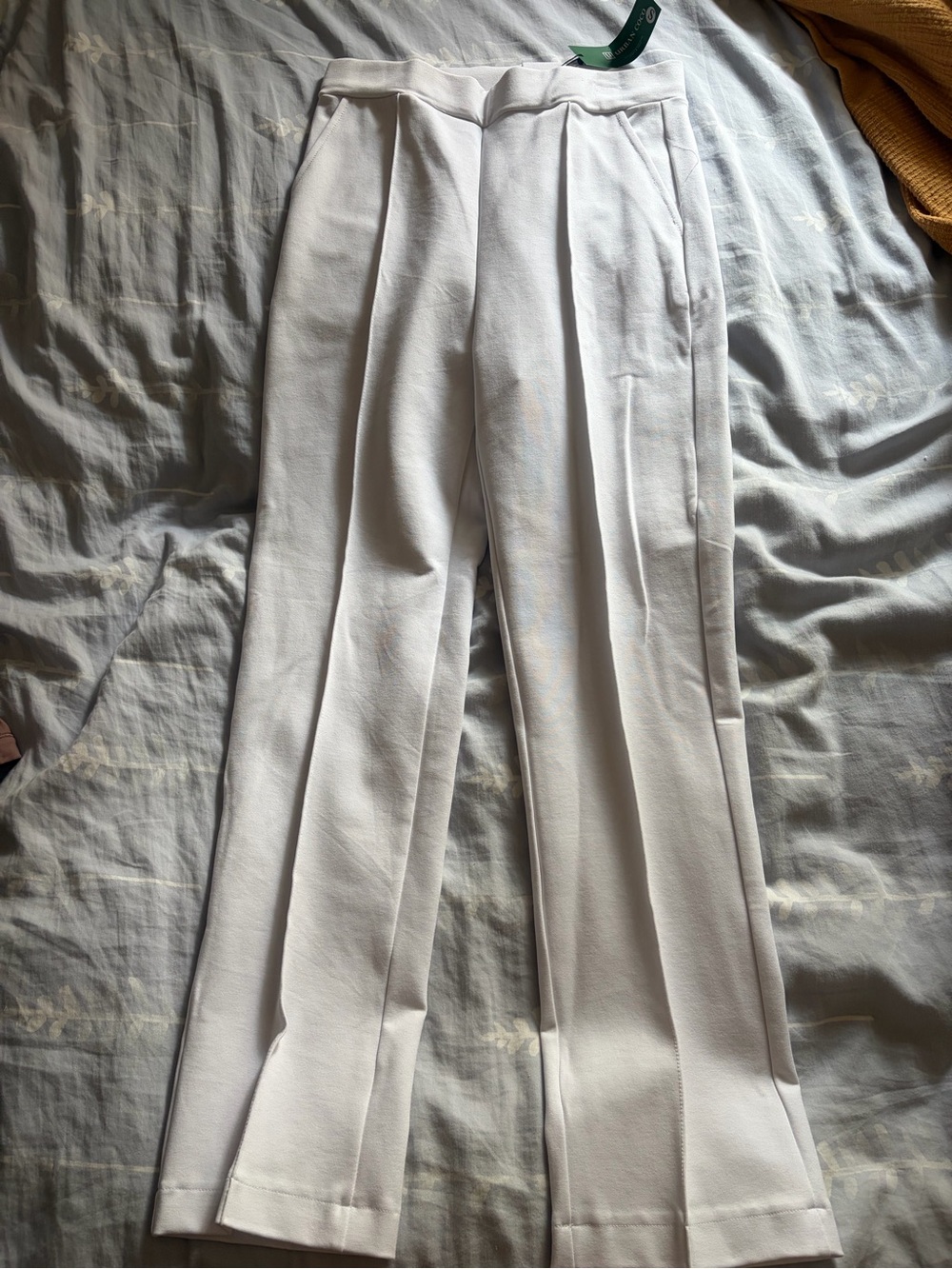 Urban Coco Women's White Pleated Trousers Size Small NWT